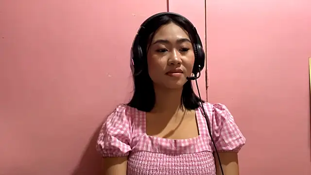 IndiraBrieger online show from 03-26-26, 02:10