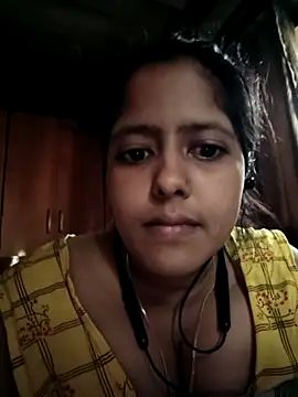 Snapshot of Aditi_sarkar chatting on 04-25-26, 11:35 Aditi sarkar online show from 04-25-26, 11:35