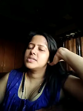 Snapshot of Aditi_sarkar chatting on 05-11-26, 11:11 Aditi sarkar online show from 05-11-26, 11:11