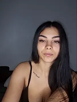 Snapshot of Crissdesire chatting on 03-27-26, 03:02 Crissdesire online show from 03-27-26, 03:02