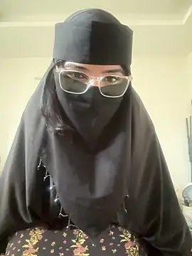 karandeep kaur isback online show from 03-25-26, 07:08