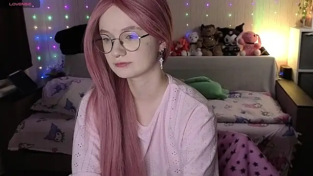 JulietFisher online show from 03-28-26, 04:13