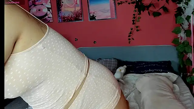 Snapshot of Amelia_goth chatting on 05-27-26, 01:57 Amelia goth online show from 05-27-26, 01:57