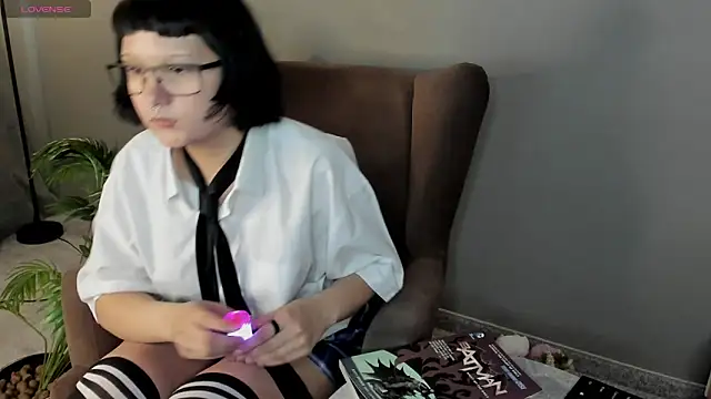 Snapshot of Amelia_goth chatting on 05-12-26, 01:28 Amelia goth online show from 05-12-26, 01:28