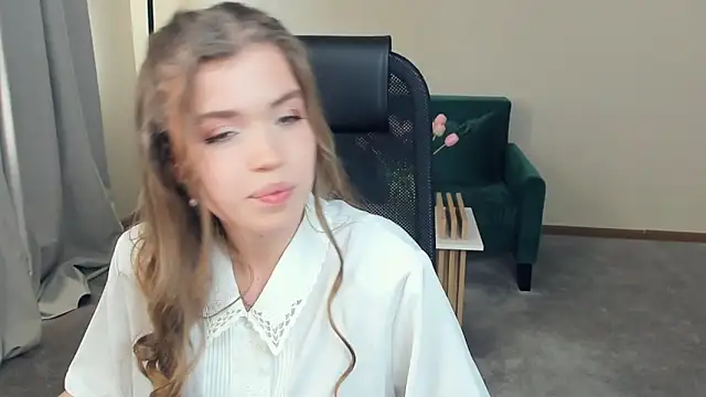 Snapshot of AlvaRishe chatting on 03-27-26, 08:26 AlvaRishe online show from 03-27-26, 08:26