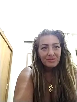 Snapshot of Exotic_ParisX chatting on 05-01-26, 08:47 Exotic ParisX online show from 05-01-26, 08:47