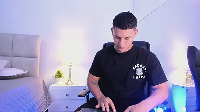 Chriss Diamond online show from 05-24-26, 08:53