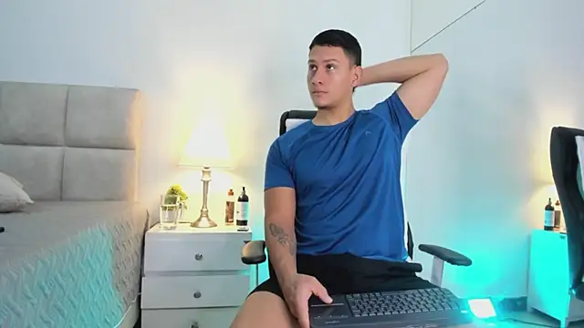 Chriss Diamond online show from 05-16-26, 08:19