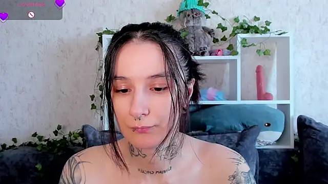 Snapshot of Marceline_correl chatting on 07-02-26, 03:07 Marceline correl online show from 07-02-26, 03:07