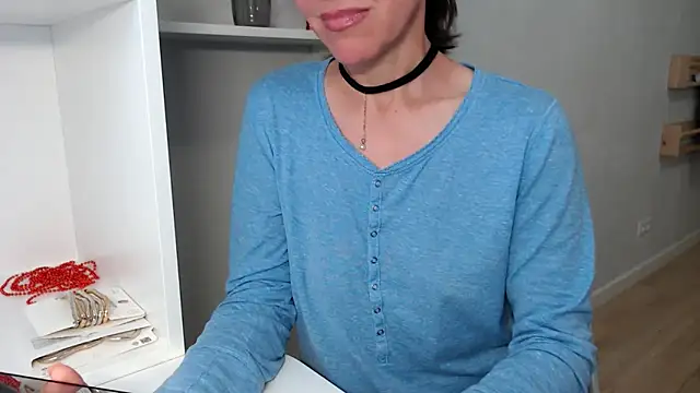LadyL2026 online show from 05-22-26, 06:22