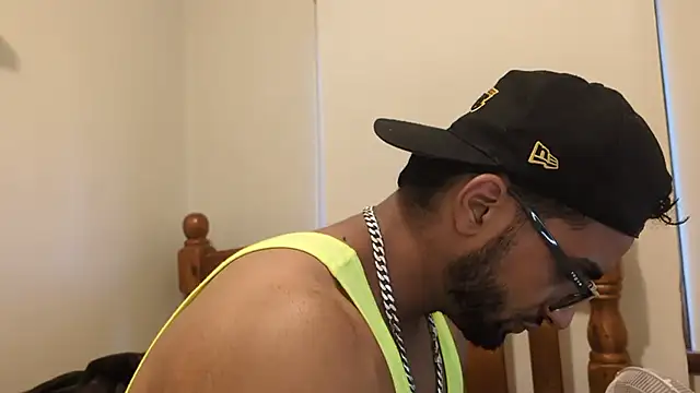 Snapshot of robin103666 chatting on 03-29-26, 09:44 robin103666 online show from 03-29-26, 09:44