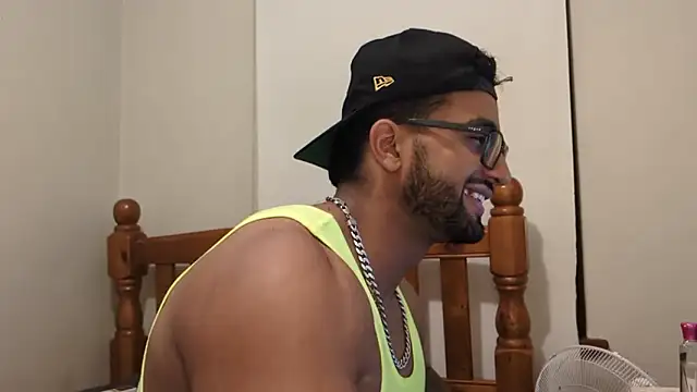 Snapshot of robin103666 chatting on 03-28-26, 01:45 robin103666 online show from 03-28-26, 01:45