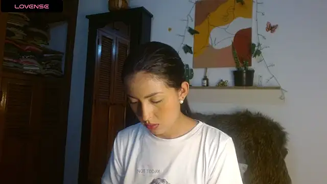 Snapshot of ivanna_dl chatting on 05-26-26, 01:04 ivanna dl online show from 05-26-26, 01:04