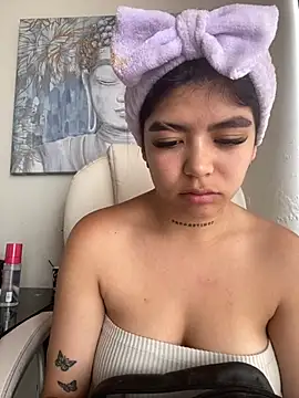 Snapshot of Violetaa_pink18 chatting on 05-20-26, 02:58 Violetaa pink18 online show from 05-20-26, 02:58