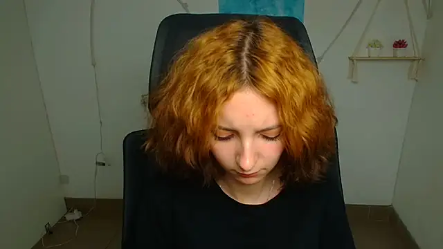 Snapshot of Butterfly_Milly chatting on 06-17-26, 11:42 Butterfly Milly online show from 06-17-26, 11:42