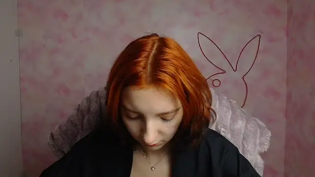 Snapshot of Butterfly_Milly chatting on 05-06-26, 11:36 Butterfly Milly online show from 05-06-26, 11:36