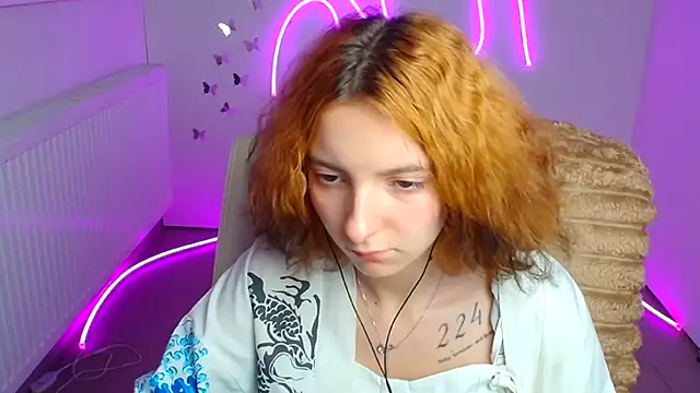Snapshot of Butterfly_Milly chatting on 06-27-26, 11:38 Butterfly Milly online show from 06-27-26, 11:38