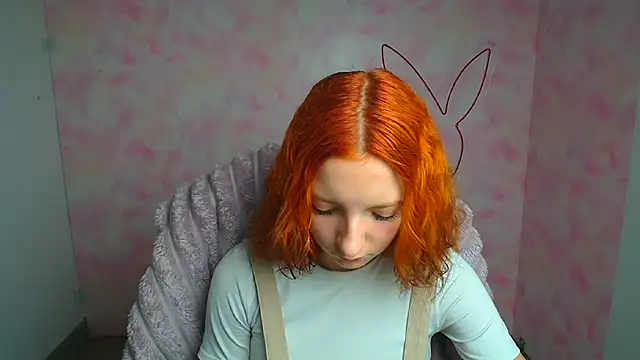 Snapshot of Butterfly_Milly chatting on 08-08-26, 11:50 Butterfly Milly online show from 08-08-26, 11:50