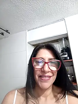 Snapshot of SamanthaRosse01_ chatting on 04-21-26, 01:42 SamanthaRosse01 online show from 04-21-26, 01:42