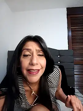 Snapshot of SamanthaRosse01_ chatting on 04-09-26, 04:35 SamanthaRosse01 online show from 04-09-26, 04:35