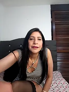 Snapshot of SamanthaRosse01_ chatting on 04-18-26, 05:04 SamanthaRosse01 online show from 04-18-26, 05:04