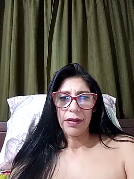 Snapshot of SamanthaRosse01_ chatting on 04-24-26, 03:08 SamanthaRosse01 online show from 04-24-26, 03:08