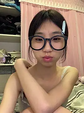 Snapshot of nina5201 chatting on 04-08-26, 04:19 nina5201 online show from 04-08-26, 04:19