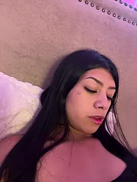 Snapshot of emilydolly_ chatting on 03-31-26, 12:07 emilydolly online show from 03-31-26, 12:07