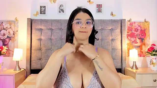 SamantaAristizabal2 online show from 04-11-26, 11:03