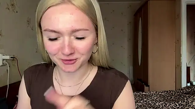 Snapshot of Sophia_Blonde chatting on 04-14-26, 02:55 Sophia Blonde online show from 04-14-26, 02:55