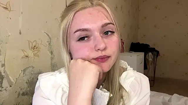 Snapshot of Sophia_Blonde chatting on 04-02-26, 05:30 Sophia Blonde online show from 04-02-26, 05:30