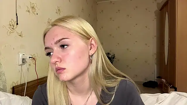 Snapshot of Sophia_Blonde chatting on 04-06-26, 04:52 Sophia Blonde online show from 04-06-26, 04:52