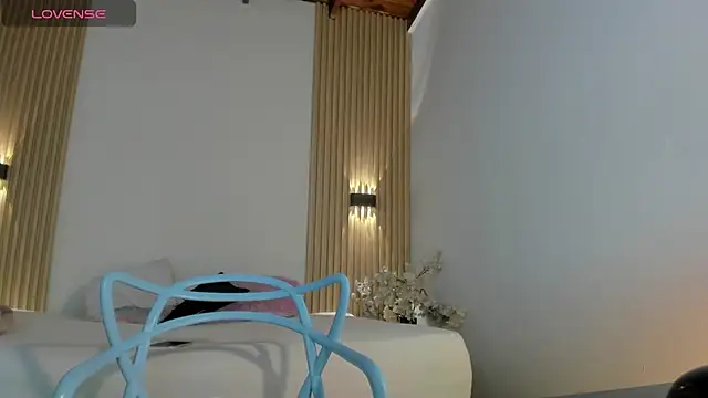 Snapshot of IslaScott chatting on 05-02-26, 07:30 IslaScott online show from 05-02-26, 07:30