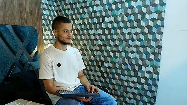 Snapshot of Joaho_Fernandez chatting on 05-25-26, 09:24 Joaho Fernandez online show from 05-25-26, 09:24