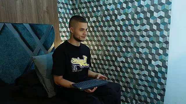 Snapshot of Joaho_Fernandez chatting on 05-19-26, 01:56 Joaho Fernandez online show from 05-19-26, 01:56