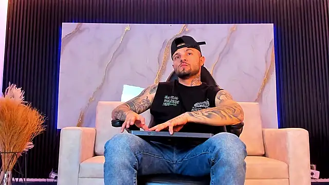 NICK OWEEN26 online show from 03-25-26, 11:36