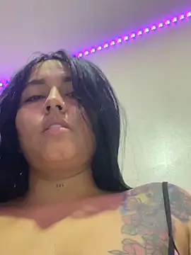 Snapshot of allissonSaenz chatting on 03-31-26, 11:34 allissonSaenz online show from 03-31-26, 11:34