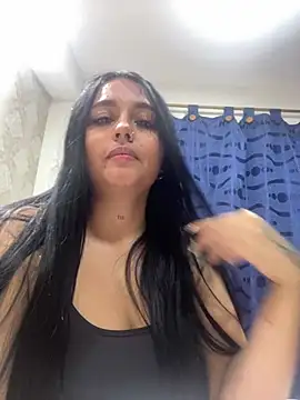 Snapshot of allissonSaenz chatting on 03-27-26, 07:04 allissonSaenz online show from 03-27-26, 07:04