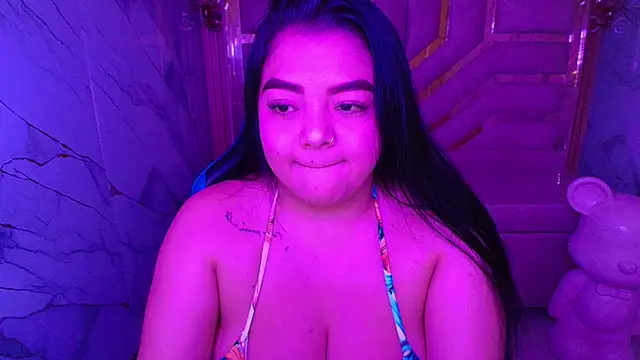 Snapshot of luna__r_ chatting on 04-23-26, 03:24 luna r online show from 04-23-26, 03:24