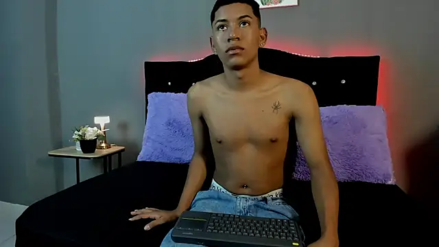 Snapshot of LexSin17 chatting on 03-26-26, 08:29 LexSin17 online show from 03-26-26, 08:29