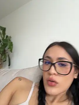 SerenaFox  online show from 04-21-26, 07:31