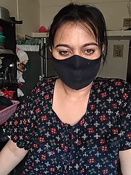 Snapshot of HeartlessGirl chatting on 05-17-26, 05:18 HeartlessGirl online show from 05-17-26, 05:18