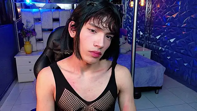 Snapshot of IsaacNovaa chatting on 05-15-26, 09:51 IsaacNovaa online show from 05-15-26, 09:51