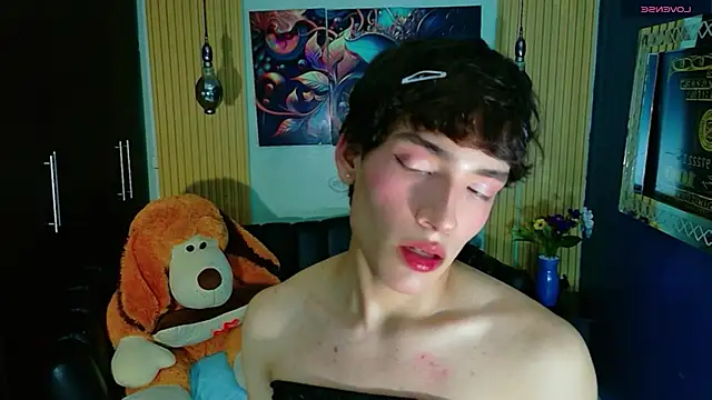 Snapshot of IsaacNovaa chatting on 04-13-26, 08:24 IsaacNovaa online show from 04-13-26, 08:24