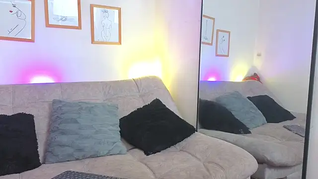 CharlotteCopper  online show from 05-09-26, 10:18