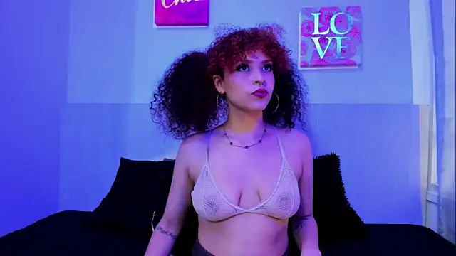 Snapshot of Naomi_Doll_ chatting on 04-16-26, 08:20 Naomi Doll online show from 04-16-26, 08:20