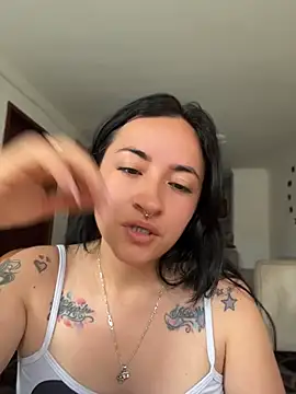 Snapshot of kimberly_peter chatting on 05-03-26, 04:10 kimberly peter online show from 05-03-26, 04:10