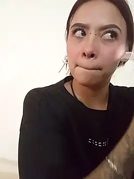 AuroraaMoonn online show from 04-05-26, 11:11