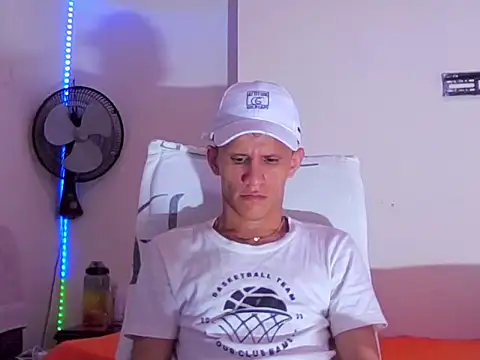 alejandro stone12 online show from 05-19-26, 01:32