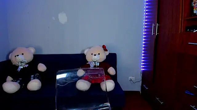 juaithpetite online show from 04-10-26, 03:57